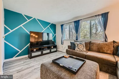 Living - 8 Verity Ct, Nottingham, MD 21236 photo 3 of 5