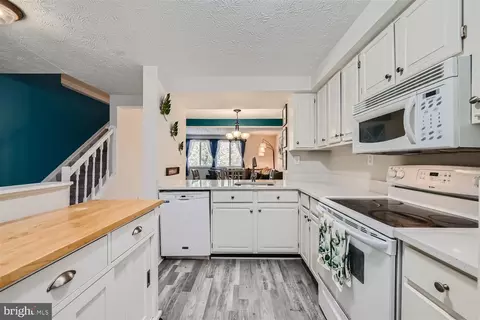 Kitchen - 8 Verity Ct, Nottingham, MD 21236 photo 4 of 4