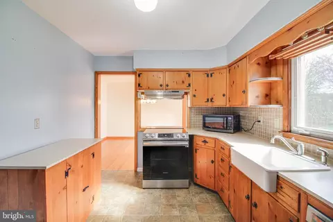 Kitchen - 15753 Dover Rd, Upperco, MD 21155 photo 2 of 3