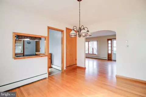 Living - 15753 Dover Rd, Upperco, MD 21155 photo 4 of 4