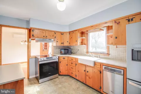 Kitchen - 15753 Dover Rd, Upperco, MD 21155 photo 3 of 3