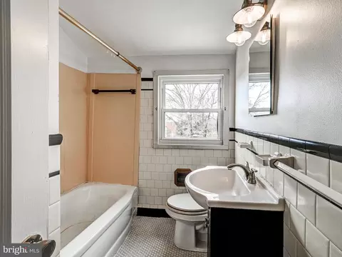 Bath - 2770 Moorgate Rd, Dundalk, MD 21222 photo 1 of 1