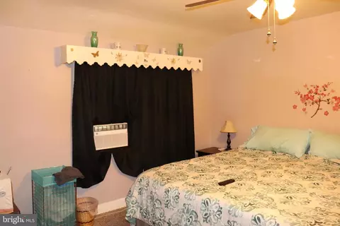 Bedroom - 1949 Frames Rd, Dundalk, MD 21222 photo 6 of 9