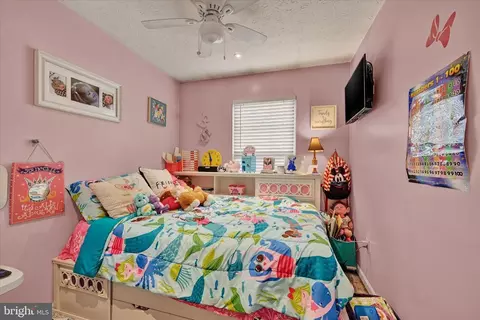 Bedroom - 2017 Amber Way, Windsor Mill, MD 21244 photo 4 of 4