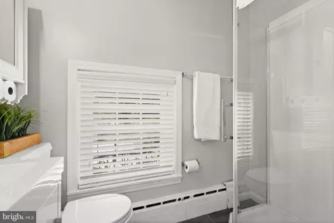 Bath - 709 Regester Ave, Baltimore, MD 21212 photo 3 of 5