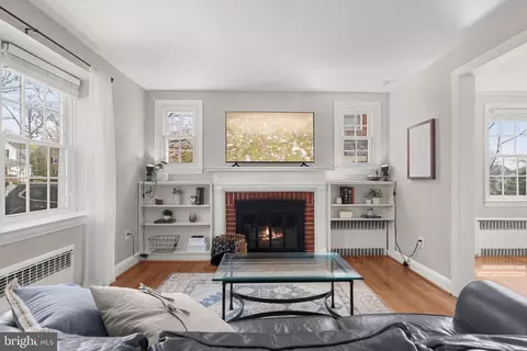 Living - 709 Regester Ave, Baltimore, MD 21212 photo 2 of 4