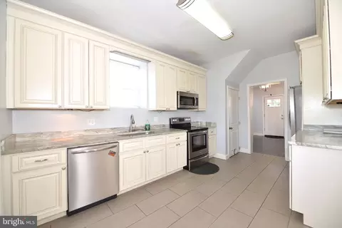 Kitchen - 29 4th Ave, Halethorpe, MD 21227 photo 1 of 3