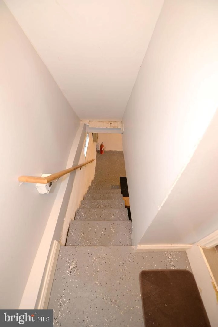 Entry Way - 29 4th Ave, Halethorpe, MD 21227 photo 3 of 3