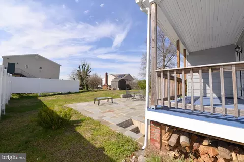 Exterior - 29 4th Ave, Halethorpe, MD 21227 photo 9 of 15