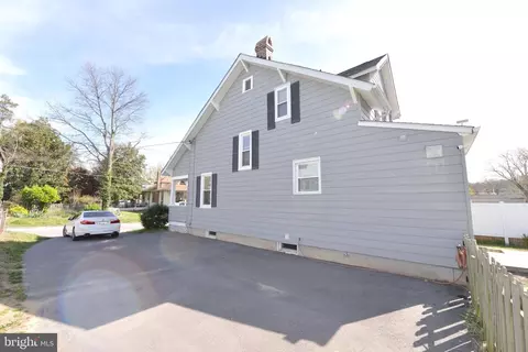 Exterior - 29 4th Ave, Halethorpe, MD 21227 photo 4 of 15