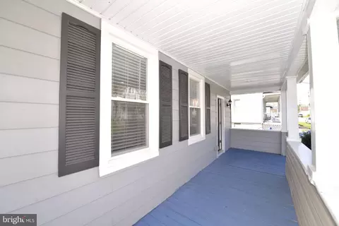 Exterior - 29 4th Ave, Halethorpe, MD 21227 photo 6 of 15