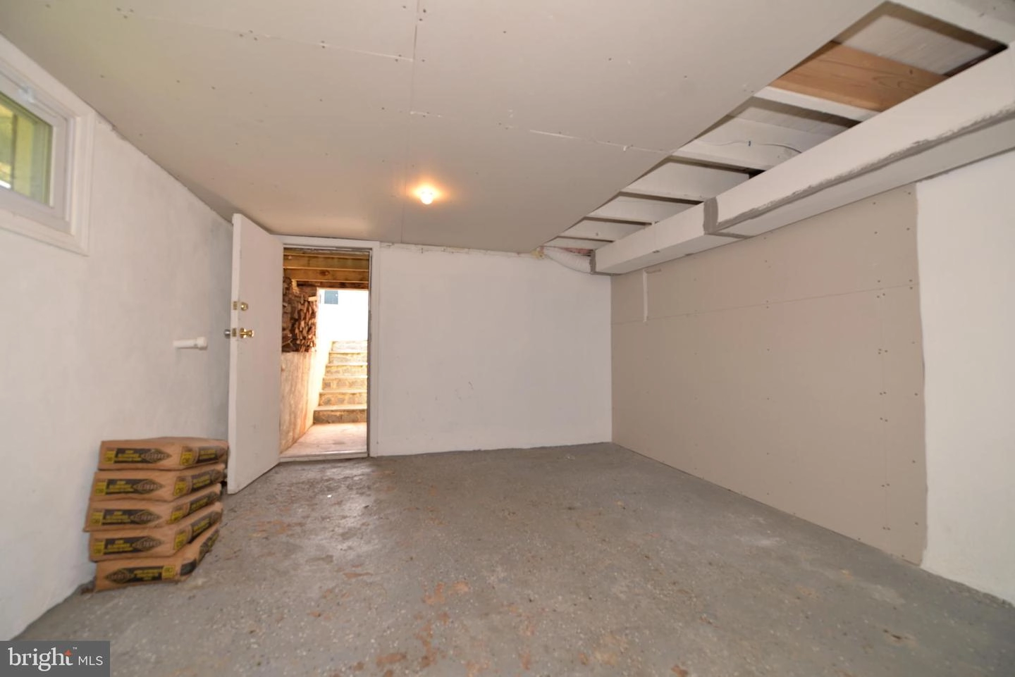 Exterior - 29 4th Ave, Halethorpe, MD 21227 photo 14 of 15