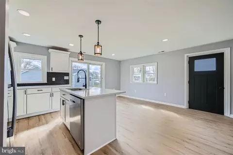 Kitchen - 29 Propeller Dr, Middle River, MD 21220 photo 4 of 5
