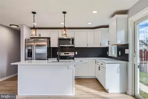 Kitchen - 29 Propeller Dr, Middle River, MD 21220 photo 5 of 5