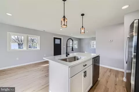 Kitchen - 29 Propeller Dr, Middle River, MD 21220 photo 3 of 5