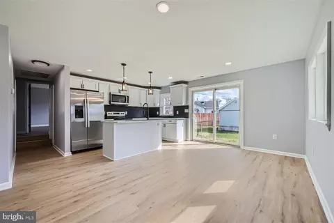 Kitchen - 29 Propeller Dr, Middle River, MD 21220 photo 1 of 5