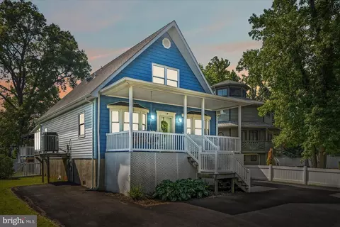 9019 Millers Island Blvd, Sparrows Point, MD 21219