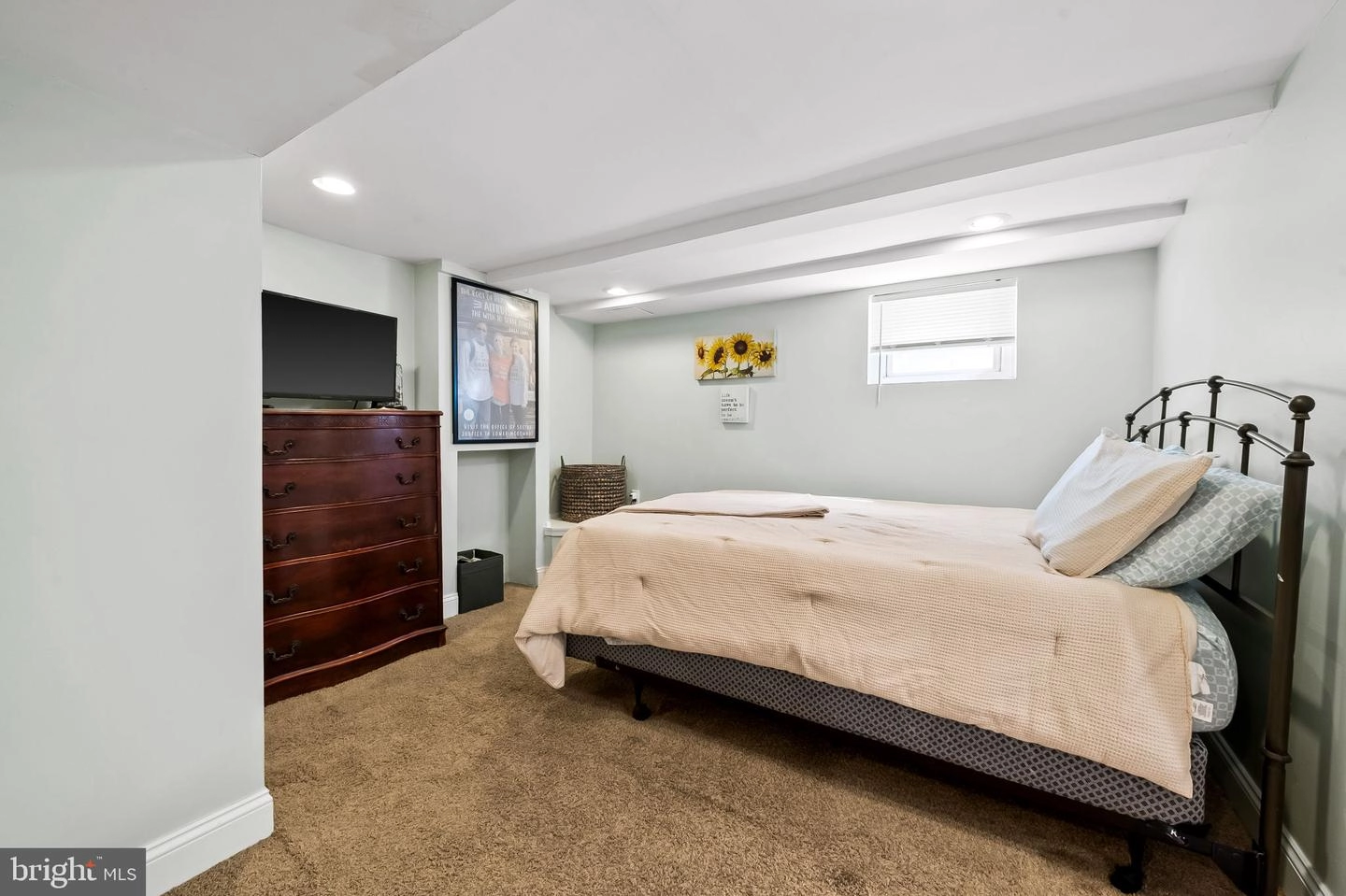 Bedroom - 1001 Overbrook Rd, Baltimore, MD 21239 photo 3 of 4