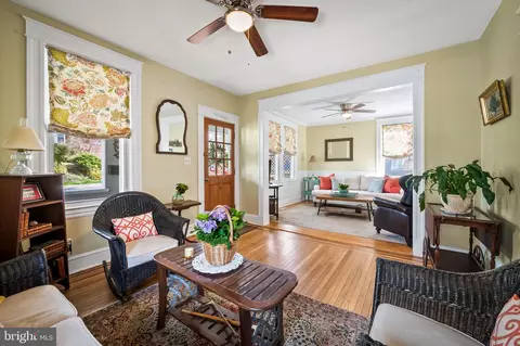 Living - 1001 Overbrook Rd, Baltimore, MD 21239 photo 3 of 6