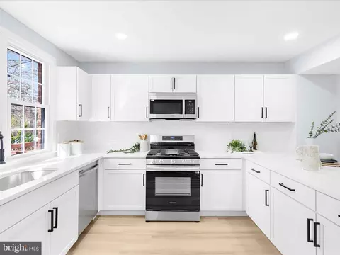 Kitchen - 5614 Whitby Rd, Baltimore, MD 21206 photo 3 of 5