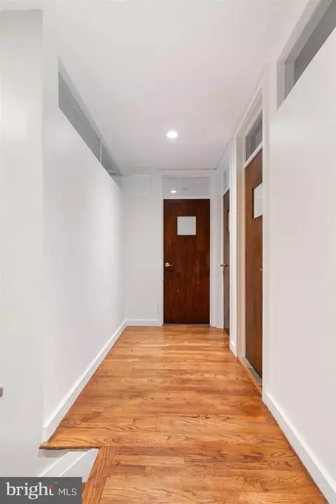 Entry Way - 106 Windblown Ct, Baltimore, MD 21209 photo 2 of 5