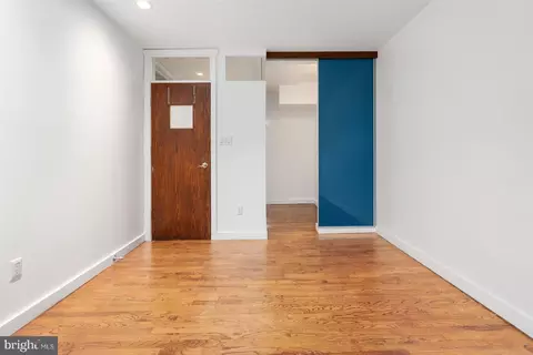 Entry Way - 106 Windblown Ct, Baltimore, MD 21209 photo 4 of 5