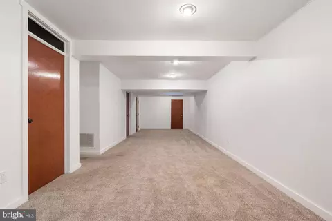 Entry Way - 106 Windblown Ct, Baltimore, MD 21209 photo 5 of 5