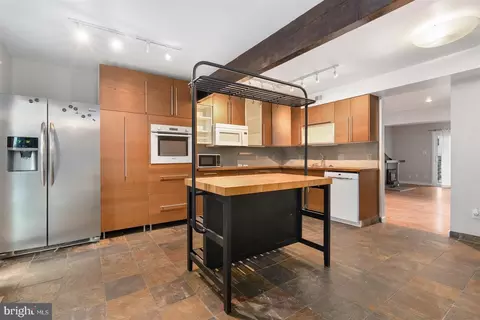 Kitchen - 106 Windblown Ct, Baltimore, MD 21209 photo 2 of 6