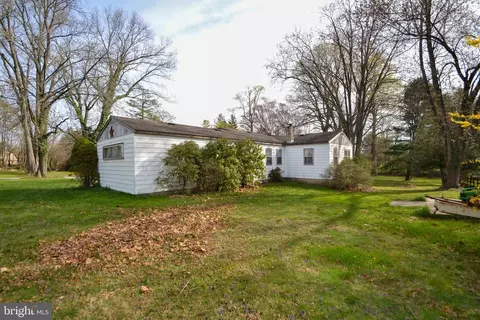 1 Shirley Ave, Reisterstown, MD 21136