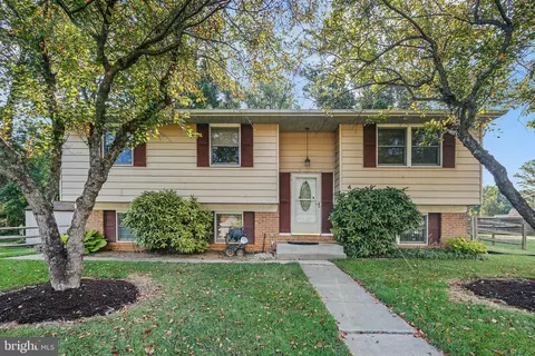 4 Strongwood Rd, Owings Mills, MD 21117