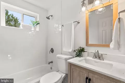 Bath - 1235 Brewster St, Halethorpe, MD 21227 photo 1 of 2
