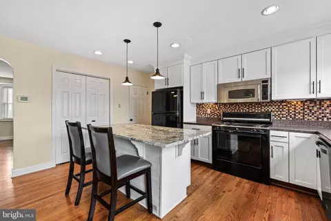 Kitchen - 248 Brandon Rd, Baltimore, MD 21212 photo 2 of 4