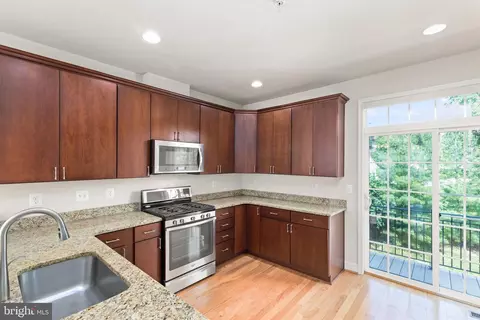 Kitchen - 9 Willow Ave, Towson, MD 21286 photo 2 of 4