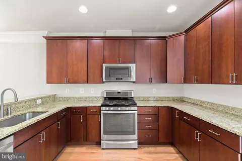 Kitchen - 9 Willow Ave, Towson, MD 21286 photo 3 of 4