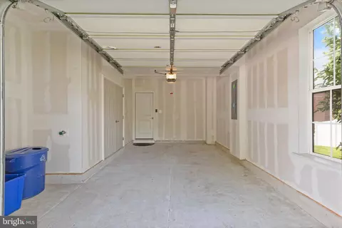 Entry Way - 9 Willow Ave, Towson, MD 21286 photo 3 of 3