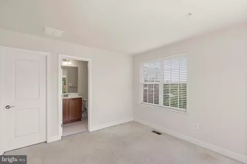 Bedroom - 9 Willow Ave, Towson, MD 21286 photo 5 of 6