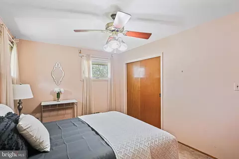 Bedroom - 4226 Darleigh Rd, Nottingham, MD 21236 photo 2 of 6