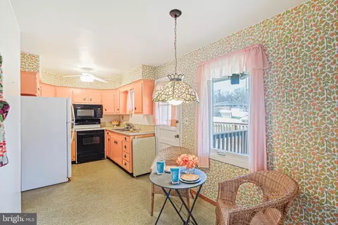Kitchen - 4226 Darleigh Rd, Nottingham, MD 21236 photo 3 of 3