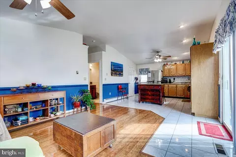 Living - 4132 Eder Rd, Dundalk, MD 21222 photo 6 of 6