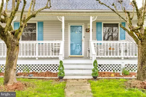 Exterior - 4132 Eder Rd, Dundalk, MD 21222 photo 3 of 8