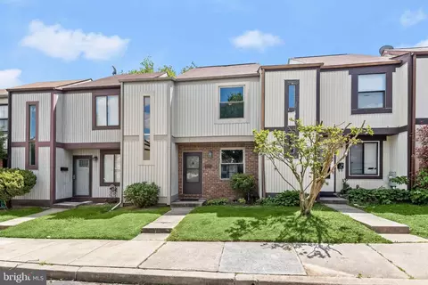 7 Helmsman Ct, Essex, MD 21221