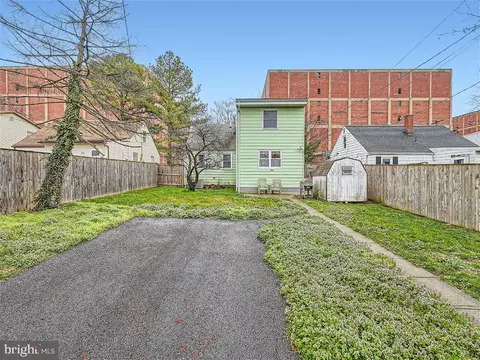 Exterior - 1906 Willow Spring Rd, Dundalk, MD 21222 photo 5 of 7