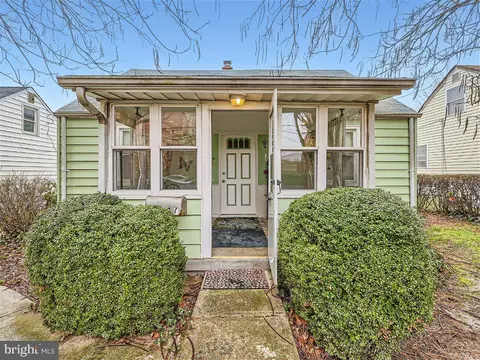 Exterior - 1906 Willow Spring Rd, Dundalk, MD 21222 photo 2 of 7