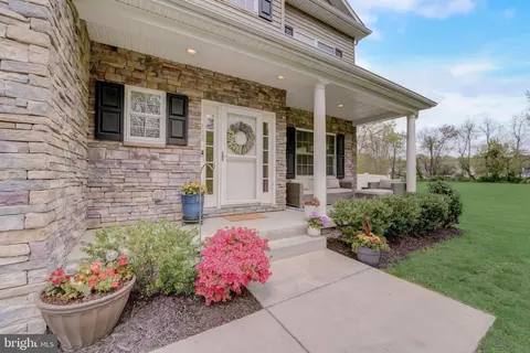 Exterior - 103 Oak Ave, Sparrows Point, MD 21219 photo 4 of 9
