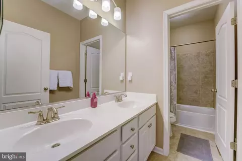Bath - 103 Oak Ave, Sparrows Point, MD 21219 photo 2 of 5
