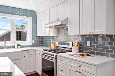 Kitchen - 827 Kingston Rd, Baltimore, MD 21212 photo 7 of 7