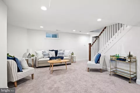 Living - 827 Kingston Rd, Baltimore, MD 21212 photo 4 of 6