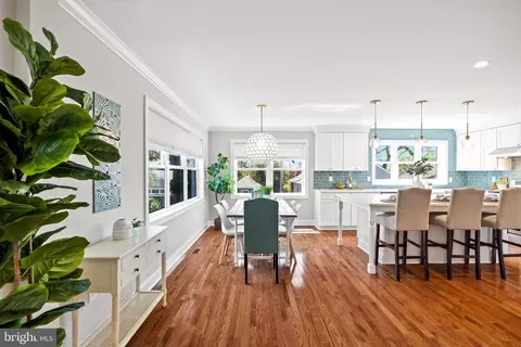 Dining - 827 Kingston Rd, Baltimore, MD 21212 photo 3 of 3