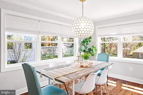 Dining - 827 Kingston Rd, Baltimore, MD 21212 photo 2 of 3