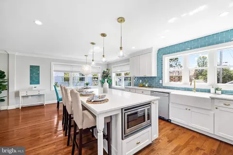 Kitchen - 827 Kingston Rd, Baltimore, MD 21212 photo 6 of 7